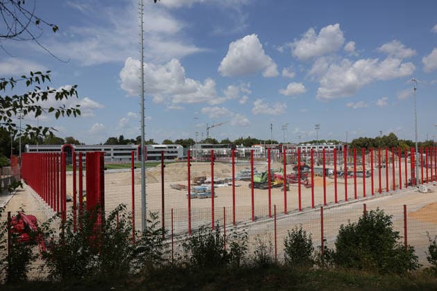 10.08.2026, FC Bayern Training , Saebenerstrasse Muenchen, Fussball, im Bild: Baustelle bei FC Bayern