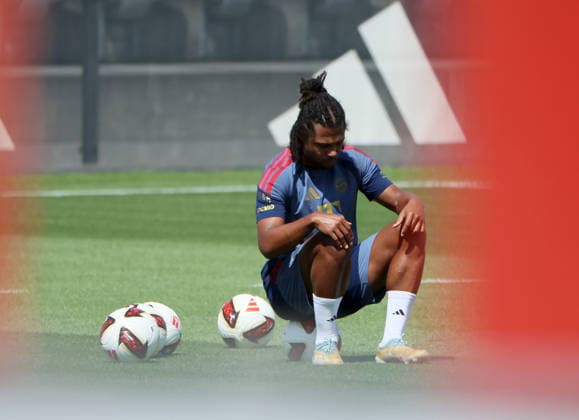 10.08.2026, FC Bayern Training , Saebenerstrasse Muenchen, Fussball, im Bild: Noch nicht der alte Serge Gnabry (FC Bayern Muenchen)
