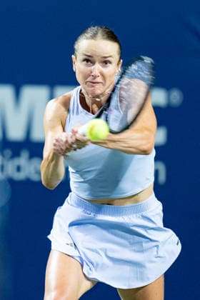 TORONTO, ON - AUGUST 10: Elina Svitolina of Ukraine returns a shot during her Quarter-final match of the WTA, Tennis Damen National Bank Open tournament on August 10, 2026 at Sobeys Stadium in Toronto, ON, Canada (Photo by Julian Avram Icon Sportswire) TENNIS: AUG 10 National Bank Open EDITORIAL USE ONLY Icon2608100174