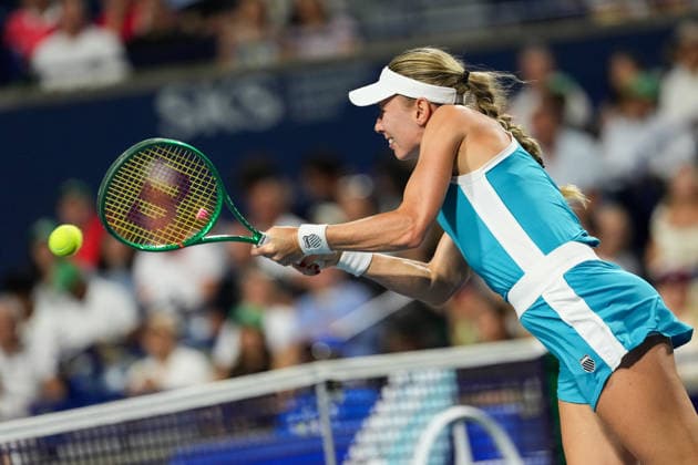 National Bank Open 2026 - Day 10 TORONTO, CANADA - AUGUST 10 : Ekaterina Alexandrova in action against Elina Svitolina of Ukraine in quarter-finals round match during day 10 of WTA, Tennis Damen 1000 National Bank Open in Toronto, Ontario, Canada on August 10, 2026. Mert Alper Dervis Anadolu Ontario Canada. Editorial use only. Please get in touch for any other usage.  Copyright: x2026xAnadoluxMertxAlperxDervisx