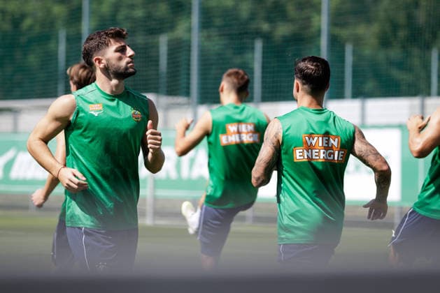 SOCCER - UEFA ECL, Rapid vs Paide VIENNA,AUSTRIA,11.AUG.26 - SOCCER - UEFA Conference League, qualification, SK Rapid Wien vs Paide Linnameeskond, preview, training Rapid. Image shows Furkan Demir (Rapid).  GEPAxpictures xArminxRauthner