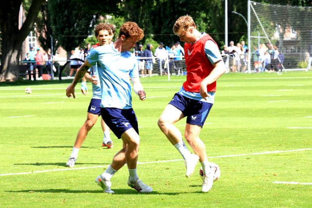 11.08.2026, DEU GER, Fussball , 2.Fussballbundesliga, Saison 2026 2027), Sportforum, Hertha BSC, Training Sebastian Groenning (Hertha BSC Berlin 17), Julian Eitschberger (Hertha BSC Berlin 2) 2. Liga: DFB DFL regulations prohibit any use of photographs as image sequences and or quasi-video) Berlin Sportforum Berlin Deutschland Copyright: xNordphotox xEnglerx