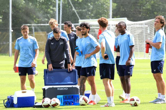11.08.2026, DEU GER, Fussball , 2.Fussballbundesliga, Saison 2026 2027), Sportforum, Hertha BSC, Training Cheftrainer Stefan Leitl (Hertha BSC Berlin), Hertha-Spielerkreis 2. Liga: DFB DFL regulations prohibit any use of photographs as image sequences and or quasi-video) Berlin Sportforum Berlin Deutschland Copyright: xNordphotox xEnglerx
