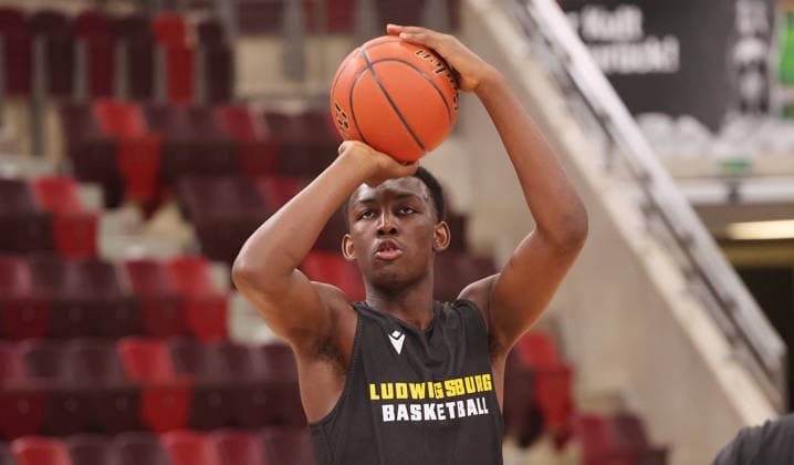 Ludwigsburg , Basketball Training MHP Riesen Ludwigsburg , Kenan Youdom