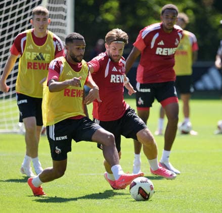 11.08.2026, xophax, Fussball 1.Bundesliga, 1.FC Koeln Training am Geissbockheim des 1.FC Köln. Platz 1. Linton Maina , links ( 1.FC Köln ) und Jan Thielmann , rechts ( 1.FC Köln ) Köln
