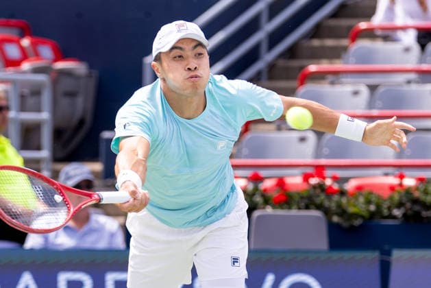 August 11, 2026, Montreal, Quebec, Canada: BRANDON NAKASHIMA (28) from USA forehand in match against Luciano Darderi (19) from Italia in quarter final at Canadian Open at IGA stadium in Montreal, Quebec, Canada on 2026-08-11 TENNIS: Canadian Open Montreal 2026  - ZUMAl189 20260811_zsp_l189_001 Copyright: xYannickxLegarex