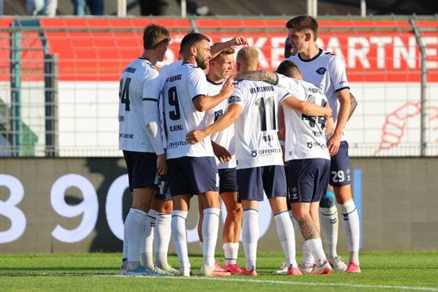 11.08.26, GER, Regionalliga Nord, Fussball, 1. Spieltag, Saison 2026 2027, Dietmar-Scholze-Stadion an der Lohmuehle, VfB Lübeck vs VfB Oldenburg Torjubel Jubel. Torschütze Torschuetze Nico Knystock (VfB Oldenburg 44) jubelt ueber das Tor zum 0:1 Foto nordphoto GmbH Tauchnitz Luebeck Dietmar-Scholze-Stadion an der Lohmuehle SH Germany Copyright: xnordphotoxGmbHx xTauchnitzx