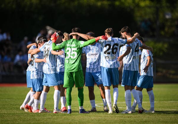 Fussball WFV Pokal 2026 2027 3. Runde 11.08.2026 FC Rottenburg - SV Stuttgarter Kickers Teamkreis SV Stuttgarter Kickers vor dem Spiel