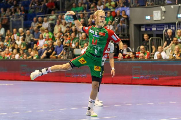 11.08.2026, xgox, Handball - Hummel Cup 2026 SC Magdeburg - GWD Mindenemspor, v.l. Matthias Musche (Magdeburg, 6) beim Siebenmeter Magdeburg
