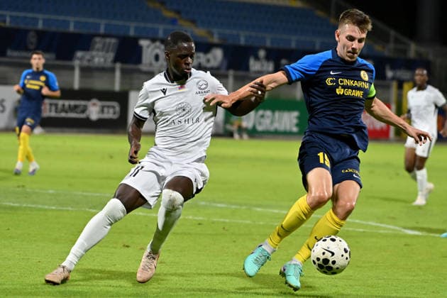 CELJE; SLOVENIA - ARMENIA 11: Mark Zabukovnik of Celje (R) in action against Zidane Banjaqui of Ararat-Armenia (L) during the UEFA Champions League QR-3 second match between Celje (Slovenia) and Ararat-Armenia (Armenia) at Stadion Celje, Celje on August 11, 2026 in Celje, Slovenia. (Photo by Igor Kupljenik Sports Press Photo). Copyright: xIgorxKupljenikx xSPPx Sportspressphoto_SPR204340