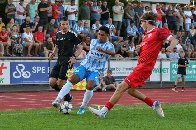 David Udogu (SV Stuttgarter Kickers, 27), Raphael Langer (FC Rottenburg, 03) FC Rottenburg vs. SV Stuttgarter Kickers ,Fussball, WFV-Pokal, Gruppe 3, 3. Runde, Wuerttemberg, Saison 2026 2027, 11.08.2026, FC Rottenburg vs. SV Stuttgarter Kickers ,Fussball, WFV-Pokal, Gruppe 3, 3. Runde, Wuerttemberg, Saison 2026 2027, 11.08.2026 Rottenburg am Neckar Copyright: xEibner-Pressefoto RalphxKunzex EP_RKE