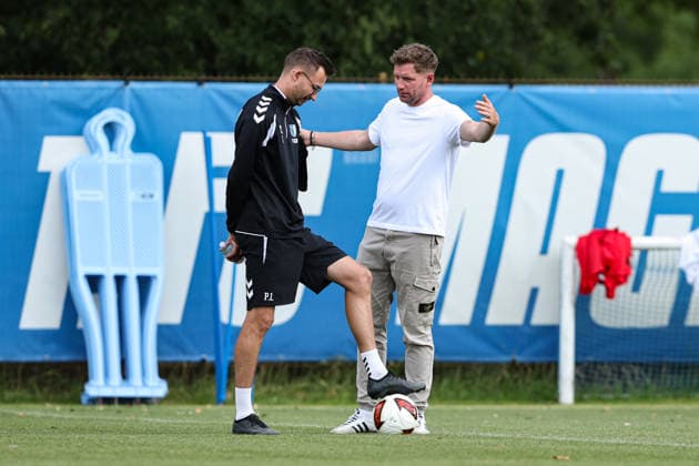 Sportdirektor Peer Jaekel (1. FC Magdeburg) mit Trainer Pascal Ibold (1. FC Magdeburg) - 2. Fußball Bundesliga Saison 2026-2027 1. FC Magdeburg Training an der Avnet Arena in Magdeburg - Fußball,Mann,Männer,Deutschland,11.08.2026