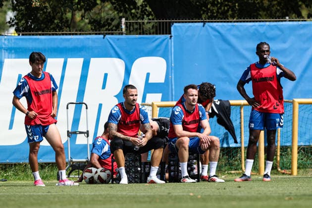 v.l. Doyoung Yoon (1. FC Magdeburg,27), Falko Michel (1. FC Magdeburg,21), Paul Jaeckel (1. FC Magdeburg,6), Richmond Tachie (1. FC Magdeburg,29) - 2. Fußball Bundesliga Saison 2026-2027 1. FC Magdeburg Training an der Avnet Arena in Magdeburg - Fußball,Mann,Männer,Deutschland,11.08.2026