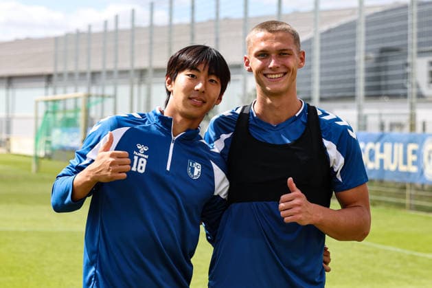 Chunghyun Lee (1. FC Magdeburg,18) und Kevin Manthey (1. FC Magdeburg,20) anschwitzen bei der U 23 vom 1. FC Magdeburg für das Abendspiel gegen Babelsberg - 2. Fußball Bundesliga Saison 2026-2027 1. FC Magdeburg Training an der Avnet Arena in Magdeburg - Fußball,Mann,Männer,Deutschland,11.08.2026