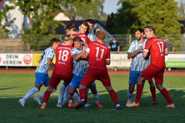 Gedraenge im Rottenburger Strafraum vor einem Eckstoss FC Rottenburg vs. SV Stuttgarter Kickers ,Fussball, WFV-Pokal, Gruppe 3, 3. Runde, Wuerttemberg, Saison 2026 2027, 11.08.2026, FC Rottenburg vs. SV Stuttgarter Kickers ,Fussball, WFV-Pokal, Gruppe 3, 3. Runde, Wuerttemberg, Saison 2026 2027, 11.08.2026 Rottenburg am Neckar Copyright: xEibner-Pressefoto RalphxKunzex EP_RKE