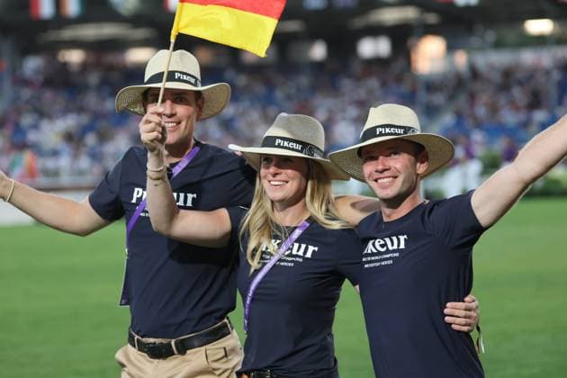 Raphael Netz (GER) mit Selina Söder (Tochter von Ministerpräsident Markus Söder, Dressur , Eröffnungsfeier , Opening ceremony , AACHEN - FEI World Championships 2026, Weltfest des Pferdesports, Reitsport Weltmeisterschaft 2026, Aachen 2026, Welcome Home 2026, Aachener Soers, 11. bis 23. August 2026, Reitsport, 11.08.2026, Aachen Aachener Soers Deutschland