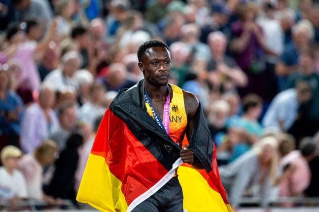 11.08.2026, GBR, Leichtathletik, Europameisterschaft 2026, Abendsession Tag 2, Birmingham Owen Ansah ( Deutschland ) freut sich über Platz 3 und die Bronze Medaille, 100 Meter Sprint Herren, Finale Birmingham Alexander Stadium England Großbritannien Copyright: xNordphoto Memmlerx