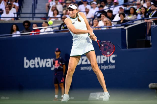 August 11, 2026, Toronto, Ontario, Canada: ELENA RYBAKINA of Kazakhstan returns the ball during her quarterfinal match against Naomi Osaka of Japan at the National Bank Open, part of the Hologic WTA, Tennis Damen Tour at Sobeys Stadium. Rybakina defeated Osaka 4-6, 7-6(5), 6-4 to advance to the semifinals. Toronto Canada - ZUMAr228 20260811_znp_r228_009 Copyright: xVasiliyxRyabykhx