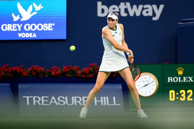 August 11, 2026, Toronto, Ontario, Canada: ELENA RYBAKINA of Kazakhstan returns the ball during her quarterfinal match against Naomi Osaka of Japan at the National Bank Open, part of the Hologic WTA, Tennis Damen Tour at Sobeys Stadium. Rybakina defeated Osaka 4-6, 7-6(5), 6-4 to advance to the semifinals. Toronto Canada - ZUMAr228 20260811_znp_r228_010 Copyright: xVasiliyxRyabykhx