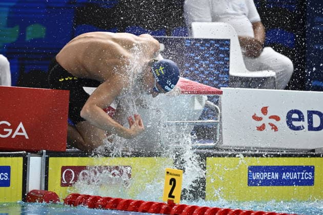 PARIS, FRANKRIKE 20260812 Ludvig Bartolek i försöken pa 100 m fjäril under sim-EM i Paris.