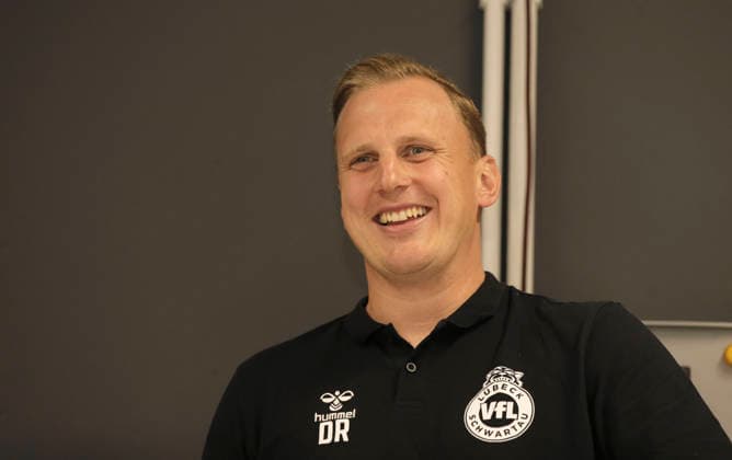 Foto : Trainer David RÖHRIG (Bad Schwartau) Saisonauftakt Handball Bundesliga , Pressekonferenz der Nordvereine in Kiel am Di. 11.08.26