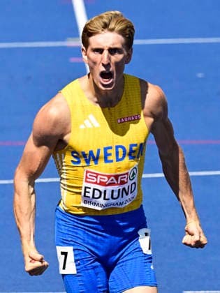 BIRMINGHAM, UNITED KINGDOM 20260812 Sweden s Oskar Edlund celebrates after winning the men s 400m hurdles semi-final 1 during the European Athletics Championships at Alexander Stadium in Birmingham.