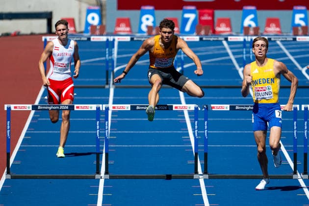 12.08.2026, GBR, Leichtathletik, Europameisterschaft 2026, Morgensession Tag 3, Birmingham Owe Fischer-Breiholz ( Deutschland ), daneben Niklas Strohmayer-Dangl ( Österreich ), Oskar Edlund ( Schweden ), 400 Meter Hürden Herren, Halbfinale Birmingham Alexander Stadium England Großbritannien Copyright: xNordphoto Memmlerx