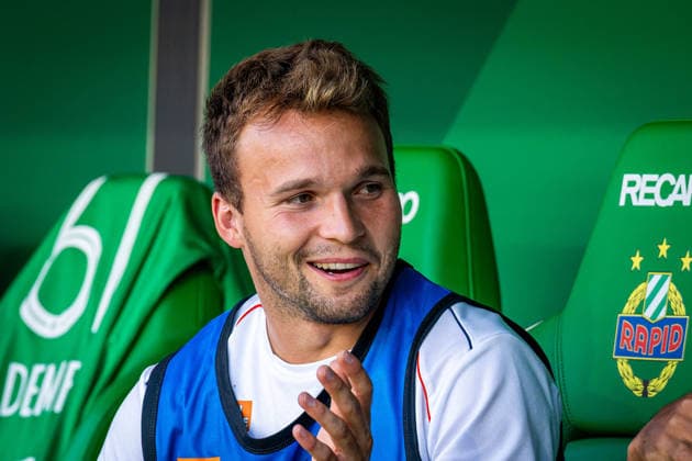 SOCCER - UEFA ECL, Rapid vs Paide VIENNA,AUSTRIA,12.AUG.26 - SOCCER - UEFA Conference League, qualification, SK Rapid Wien vs Paide Linnameeskond. Image shows Matthias Seidl (Rapid) on the bench.  GEPAxpictures xKevinxHackner