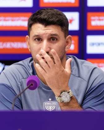 SOCCER - UEFA ECL, A.Wien vs Beita VIENNA,AUSTRIA,12.AUG.26 - SOCCER - UEFA Conference League, qualification, FK Austria Wien vs Beitar Jerusalem, preview, press conference, PK, Pressekonferenz Beitar. Image shows head coach Almog Choen (Beitar).  GEPAxpictures xArminxRauthner