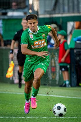 SOCCER - UEFA ECL, Rapid vs Paide VIENNA,AUSTRIA,12.AUG.26 - SOCCER - UEFA Conference League, qualification, SK Rapid Wien vs Paide Linnameeskond. Image shows Jonas Auer (Rapid).  GEPAxpictures xKevinxHackner