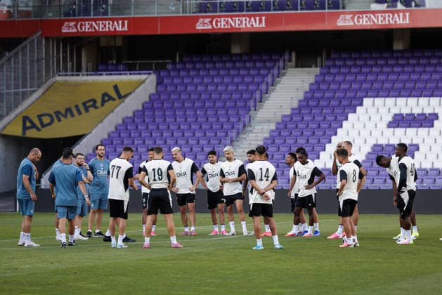 SOCCER - UEFA ECL, A.Wien vs Beita VIENNA,AUSTRIA,12.AUG.26 - SOCCER - UEFA Conference League, qualification, FK Austria Wien vs Beitar Jerusalem, preview, training Beitar. Image shows the team of Beitar.  GEPAxpictures xArminxRauthner