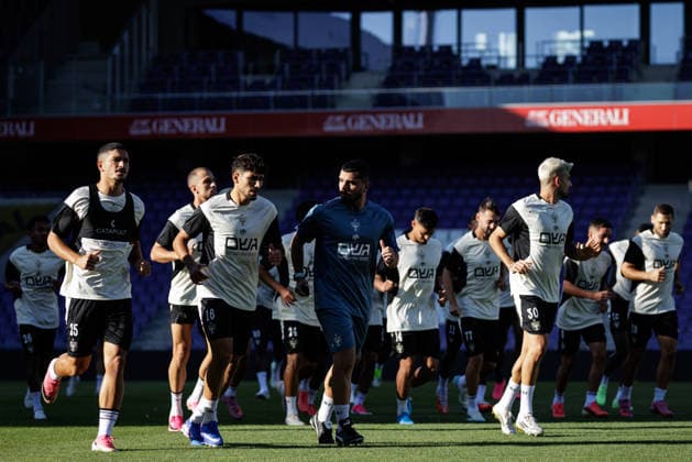 SOCCER - UEFA ECL, A.Wien vs Beita VIENNA,AUSTRIA,12.AUG.26 - SOCCER - UEFA Conference League, qualification, FK Austria Wien vs Beitar Jerusalem, preview, training Beitar. Image shows the team of Beitar.  GEPAxpictures xArminxRauthner