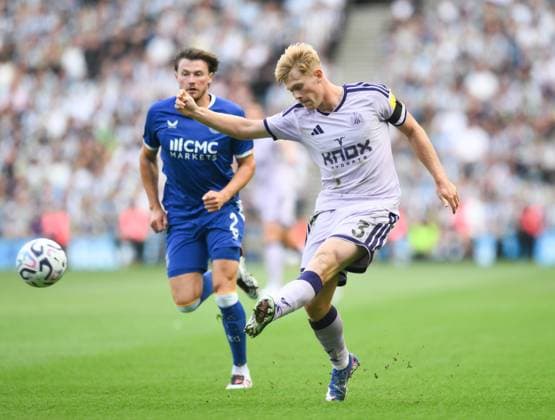 Lewis Hall of Newcastle United (right) in action Newcastle United v Everton, Preseason Friendly, Football, Murrayfield Stadium, Edinburgh, Scotland, UK - 12 Aug 2026Edinburgh Murrayfield Stadium Scotland United Kingdom  Copyright: xRichardxLee Shutterstockx 17066479al