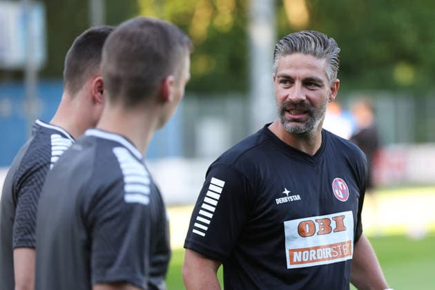 12.08.2026, Fussball, Herren, Regionalliga Nord, 16. Spieltag, FC Eintracht Norderstedt - BSV Kickers Emden Trainer Özden Kocadal (FC Eintracht Norderstedt)