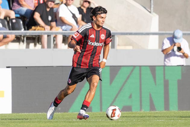Testspiel: FSV Frankfurt - Eintracht Frankfurt, 12.08.2026 Can Uzun (Eintracht Frankfurt 42) am Ball, Freisteller, Portrait Porträt, FSV Frankfurt - Eintracht Frankfurt, Frankfurt, BBBank Arena, 12.8.2026 Copyright: xBEAUTIFULxSPORTS Gawlikx