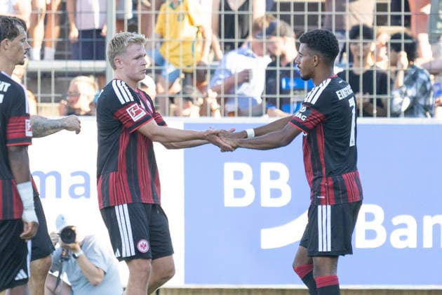 Testspiel: FSV Frankfurt - Eintracht Frankfurt, 12.08.2026 Jonathan Burkardt (Eintracht Frankfurt 9) & Ansgar Knauff (Eintracht Frankfurt 7) nach de mTor vzum 0:3, FSV Frankfurt - Eintracht Frankfurt, Frankfurt, BBBank Arena, 12.8.2026 Copyright: xBEAUTIFULxSPORTS Gawlikx