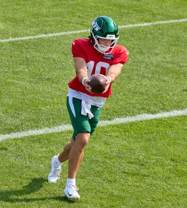 New York Jets quarterback Cade Klubnik (10) participate during a joint practice with the Tampa Bay Buccaneers during training camp at the Atlantic Health Jets Training Center, Florham Park, New Jersey. CSM NFL, American Football Herren, USA 2026: NY Jets Training Camp AUG 12  - ZUMAc04_ 20260812_zma_c04_045 Copyright: xDuncanxWilliamsx