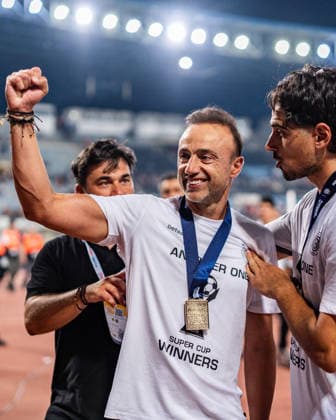 Superbet Supercup Greece, AEK Athen vs. OFI Kreta am 12.08.2026 im Pankritio Stadion in Heraklion Christos Kontis feiert den Supercup Sieg Copyright: xBahhoxKarax