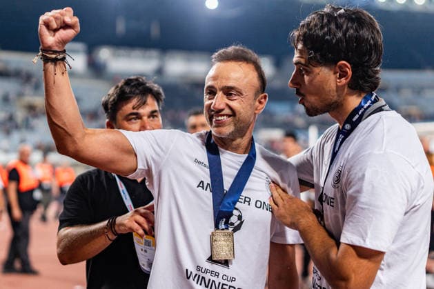 Superbet Supercup Greece, AEK Athen vs. OFI Kreta am 12.08.2026 im Pankritio Stadion in Heraklion Christos Kontis feiert den Supercup Sieg Copyright: xBahhoxKarax