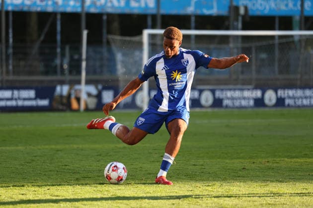 Fußball I Herren I Saison 2026 2027 I Regionalliga Nord I 3.Spieltag I Eintracht Norderstedt - BSV Kickers Emden I 12.08.2026 Jubes Ticha (29, BSV Kickers Emden) Norderstedt Edmund Plambeck Stadion Schleswig-Holstein Deutschland Copyright: xLobeca RalfxHomburgx