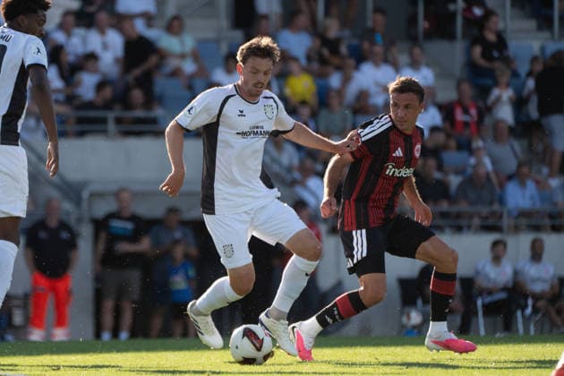 12.08.2026, xhfmx, Fussball Testspiel, FSV Frankfurt - Eintracht Frankfurt v.l. David Deger (FSV Frankfurt, 21). Mario Götze (Eintracht Frankfurt, 27) (DFL DFB REGULATIONS PROHIBIT ANY USE OF PHOTOGRAPHS as IMAGE SEQUENCES and or QUASI-VIDEO) Frankfurt am Main