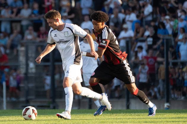 12.08.2026, xhfmx, Fussball Testspiel, FSV Frankfurt - Eintracht Frankfurt v.l. Nick Doktorczyk (FSV Frankfurt, Malik Pimpong (Eintracht Frankfurt, 35) (DFL DFB REGULATIONS PROHIBIT ANY USE OF PHOTOGRAPHS as IMAGE SEQUENCES and or QUASI-VIDEO) Frankfurt am Main