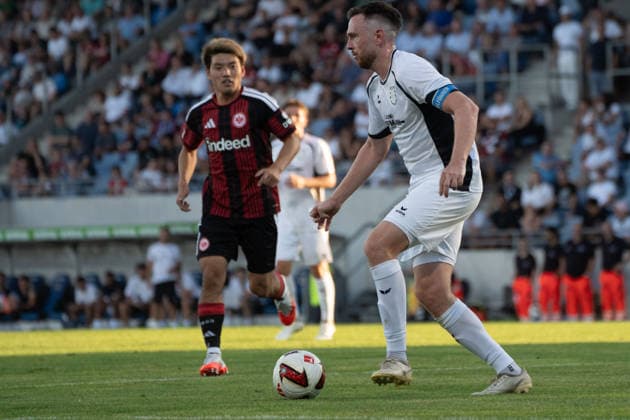 12.08.2026, xhfmx, Fussball Testspiel, FSV Frankfurt - Eintracht Frankfurt v.l. Ritsu Doan (Eintracht Frankfurt, 20), Tim Weißmann (FSV Frankfurt, 4) (DFL DFB REGULATIONS PROHIBIT ANY USE OF PHOTOGRAPHS as IMAGE SEQUENCES and or QUASI-VIDEO) Frankfurt am Main