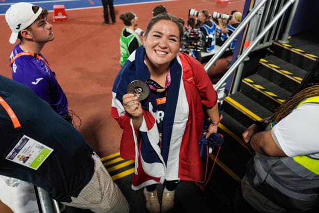 2026 European Athletics Outdoor Championships, Day 3, Birmingham, England, August 12, 2026: Beatrice Nedberge Llano with a medal during the 2026 European Athletics Championships at Alexander Stadium in Birmingham on Wednesday. Photo by Beate Oma Dahle, NTB, Birmingham, England. EDITORIAL USE ONLY. RESTRICTED USE FOR BETTING COMPANIES.  Copyright: xBeatexOmaxDahlex xNTBx