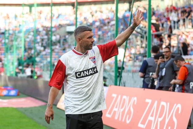 13.08.2026, Zabrze Liga Europy UEFA sezon 2026 27 runda III kwalifikacji, Gornik Zabrze - Ferencvaros Budapeszt - UEFA Europa League football Match season 2026 27 round III qualification Gornik Zabrze - Ferencvaros Budapest Nz. Lukas Podolski Fot. Michal Chwieduk Arena Akcji NEWSPIX.PL --- newspix.pl