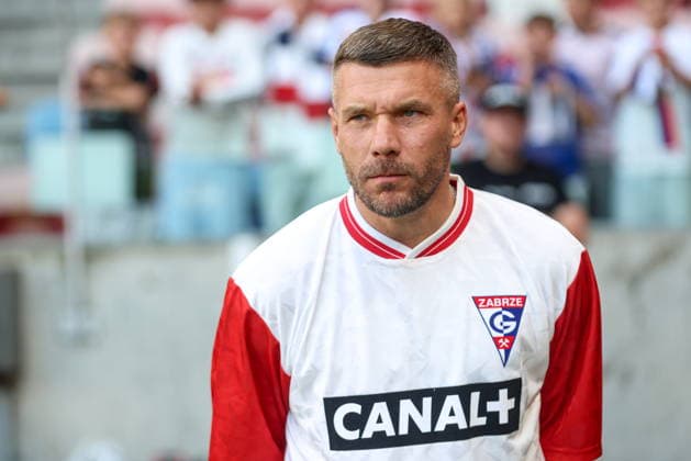 13.08.2026, Zabrze Liga Europy UEFA sezon 2026 27 runda III kwalifikacji, Gornik Zabrze - Ferencvaros Budapeszt - UEFA Europa League football Match season 2026 27 round III qualification Gornik Zabrze - Ferencvaros Budapest Nz. Lukas Podolski Fot. Michal Chwieduk Arena Akcji NEWSPIX.PL --- newspix.pl