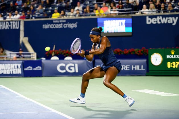 August 12, 2026, Toronto, Ontario, Canada: COCO GAUFF of the United States returns the ball during her semifinal match against Elena Rybakina of Kazakhstan at the National Bank Open, part of the Hologic WTA, Tennis Damen Tour at Sobeys Stadium. Toronto Canada - ZUMAr228 20260812_znp_r228_052 Copyright: xVasiliyxRyabykhx