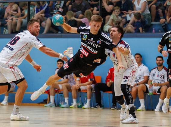 13.08.2026 - Handball - Saison 2026 2027 - Testspiel - Freundschaftsspiel : HC Erlangen HCE - SG BBM Bietigheim - DaMa - xdaxmax - Fabian Wiederstein (18, SG BBM Bietigheim ) Sander Andreassen Overjordet ( 8, HC Erlangen HCE ) Jonathan Fischer (36, SG BBM Bietigheim )