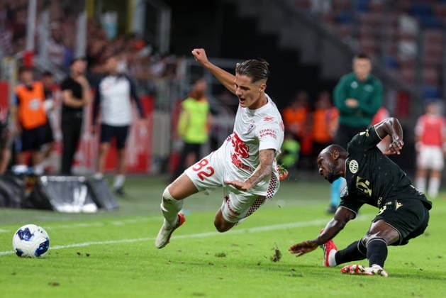 13.08.2026, Zabrze Liga Europy UEFA sezon 2026 27 runda III kwalifikacji, Gornik Zabrze - Ferencvaros Budapeszt - UEFA Europa League football Match season 2026 27 round III qualification Gornik Zabrze - Ferencvaros Budapest Nz. Kacper Urbanski Naby Keita Fot. Michal Chwieduk Arena Akcji NEWSPIX.PL --- newspix.pl