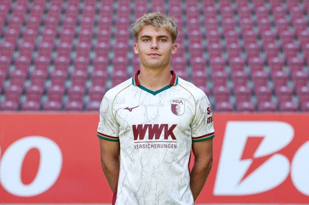 Hennes Behrens; FC Augsburg 1907 1. BL, Porträttermin 2026 2027, Spielerporträts Augsburg Bayern Deutschland